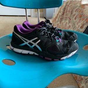 ASIC running sneakers